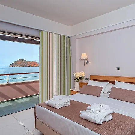Porto Platanias &