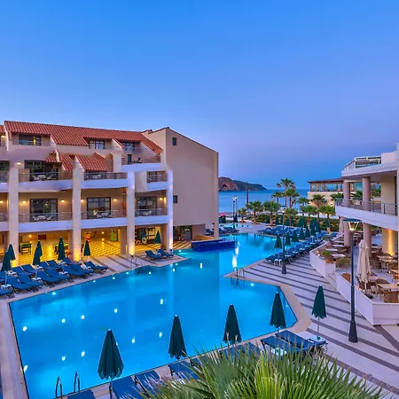 Porto Platanias & Θέρετρο Platanés